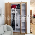 Le Petit Village !Cozy Yet Spacious Studio Apartment!
